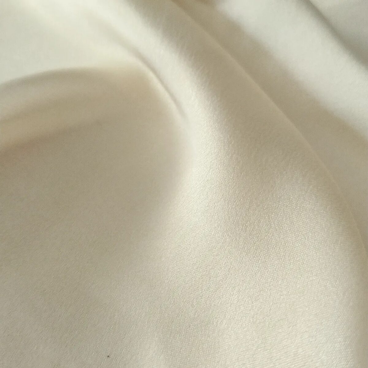 Cetim de seda creme